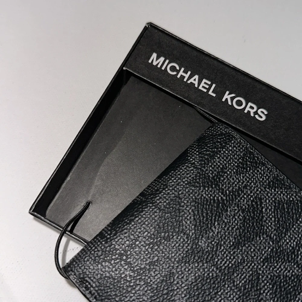 NEW MICHAEL KORS MENS WALLET